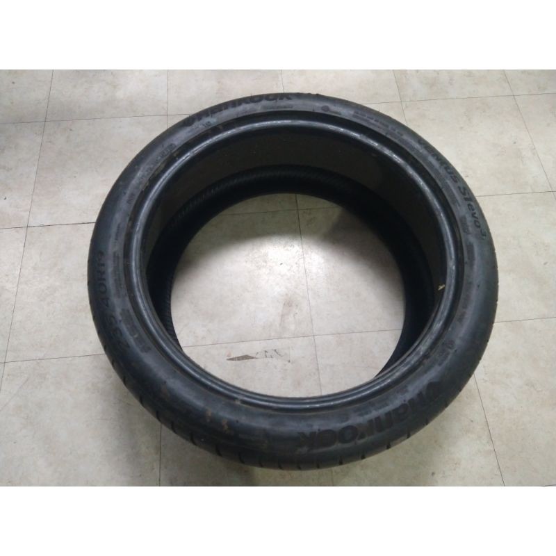 Llanta 235/40z R19